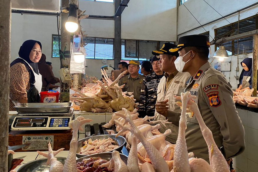 Ahead of Eid al-Adha, Kutai Timur Traditional Market Undergoes Spot Check