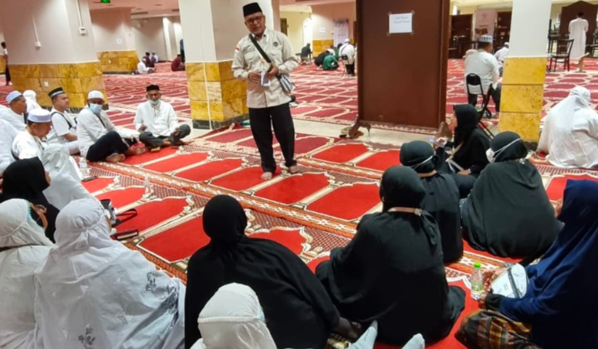 Aceh Hajj Pilgrims Move to Arafat, Devoutly Worship at Miniature Mahshar Plain
