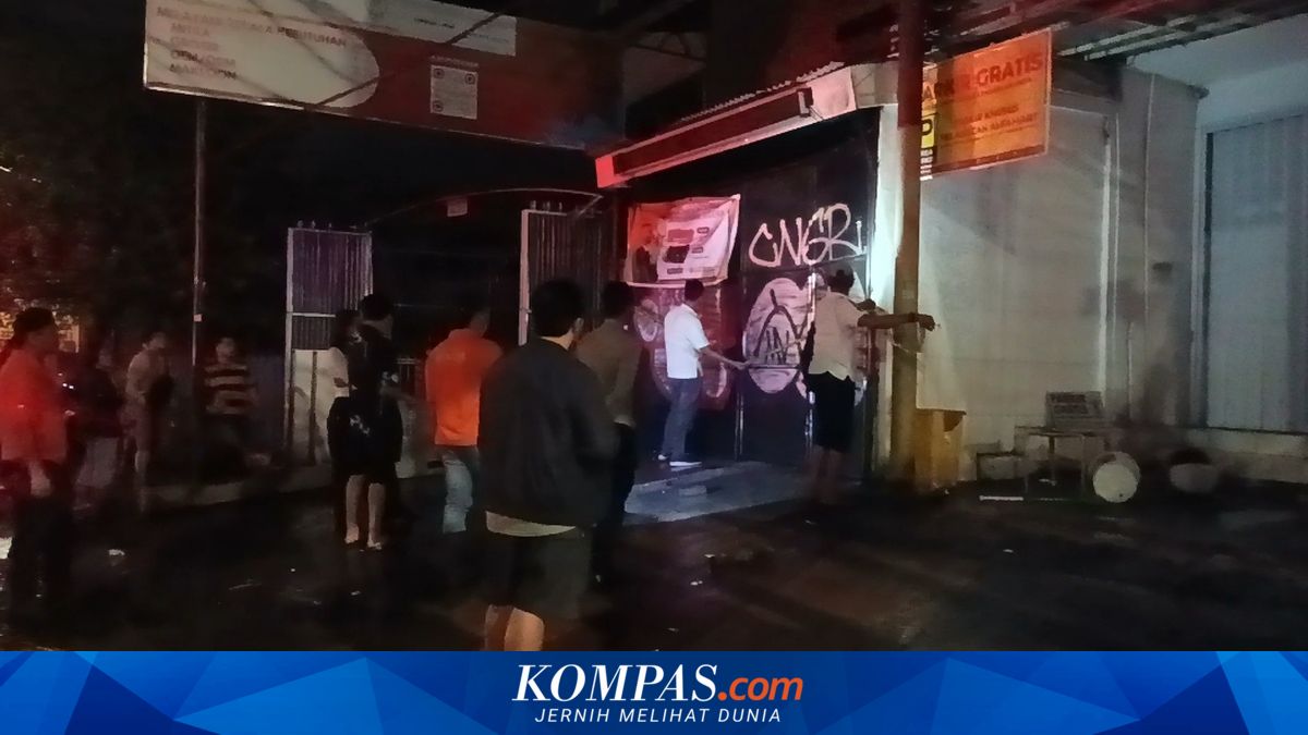 Fire at Tanah Abang Shophouse Extinguished After Four Hours, Cause Under Investigation