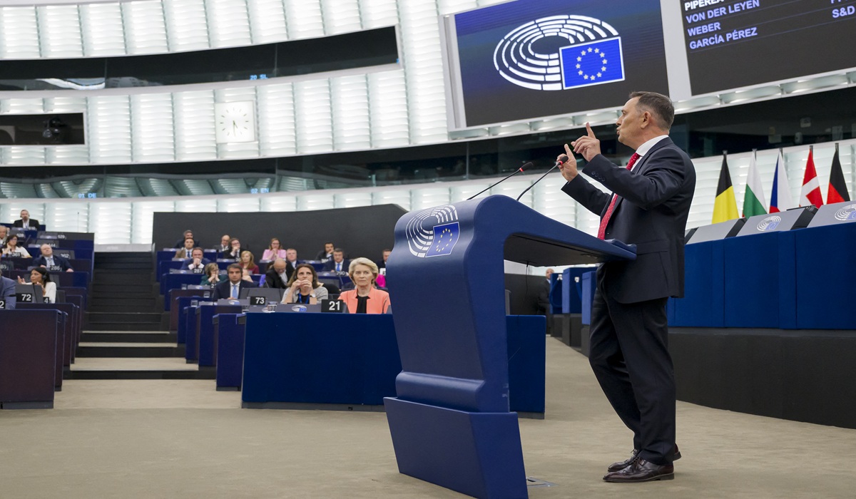 EU at Risk of Financial Collapse: Piperea's Harsh Criticism and IMF Warning