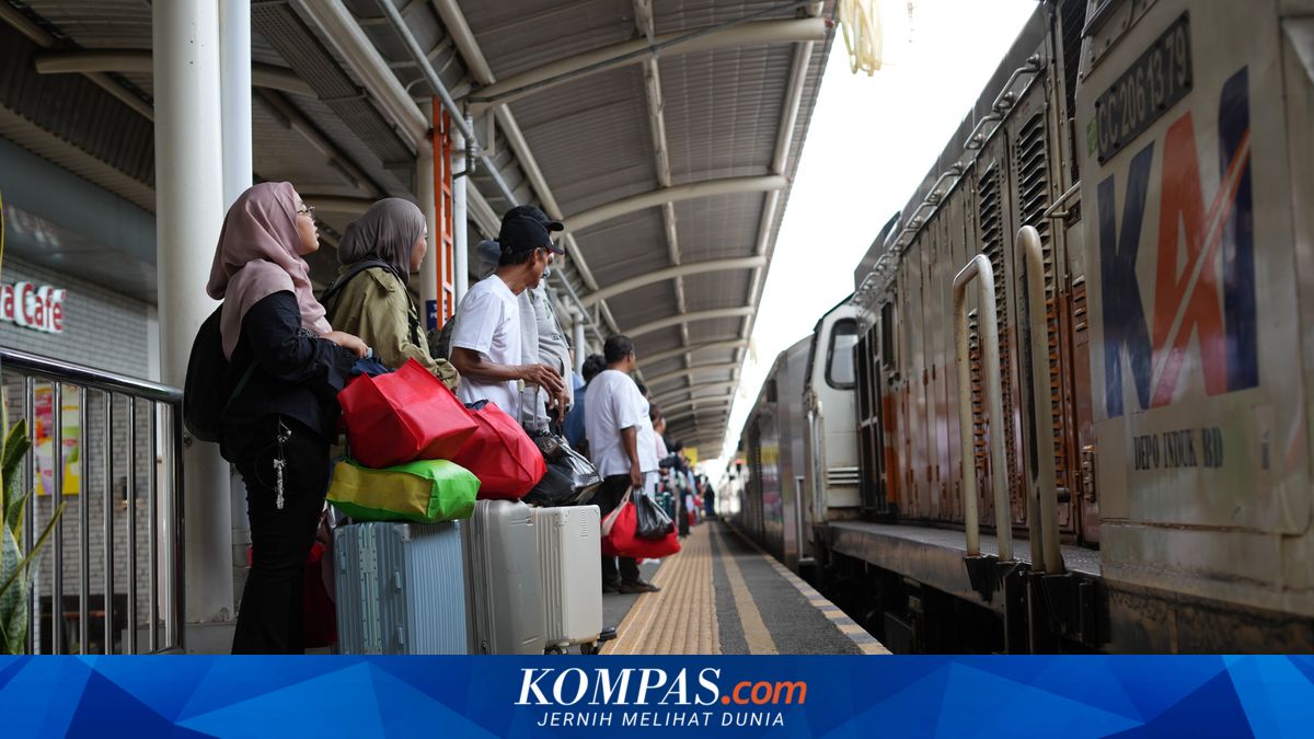 KAI encourages passengers at Kutoarjo Station to use facial recognition boarding gates