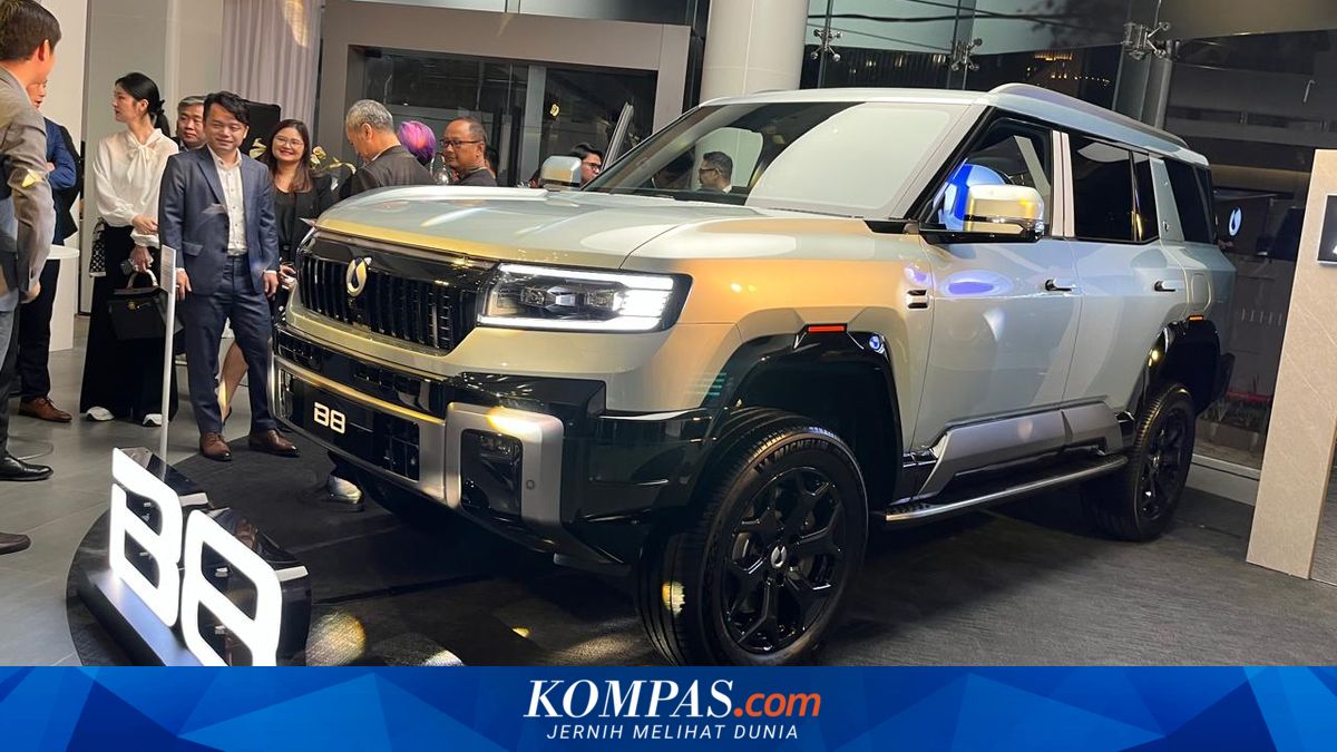 Denza B8 Luxury SUV Debuts in Jakarta, Eyes Indonesian Market