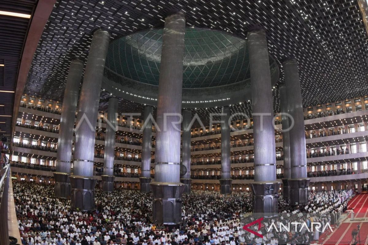 Religious Affairs Minister Ensures Environmentally Friendly Sacrificial Slaughter at Istiqlal Mosque
