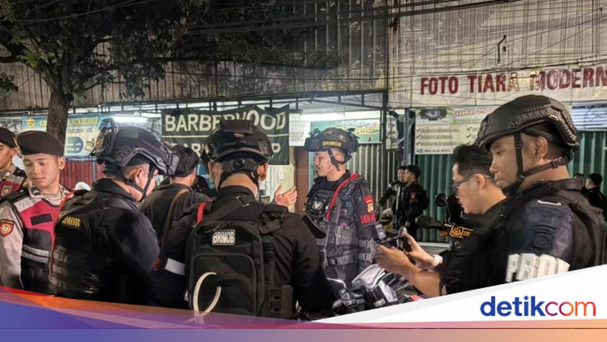 Brimob Conducts East Jakarta Patrols, apprehends Several Street Fight suspects
