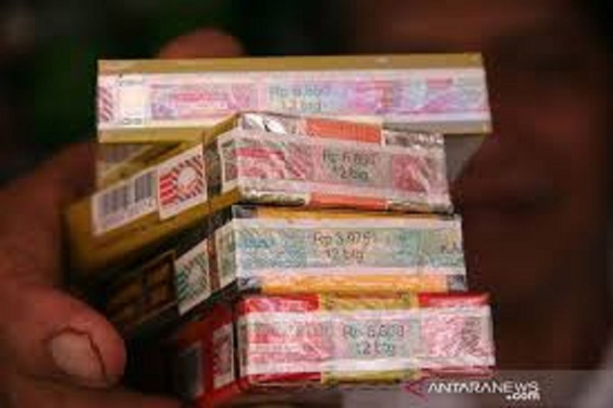 Government urged to consider impact of cigarette packaging standardisation