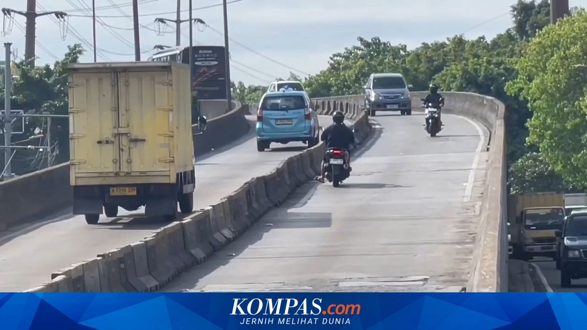 Motorcyclists flout flyover ban in West Jakarta, Sudinhub warns of danger and accidents