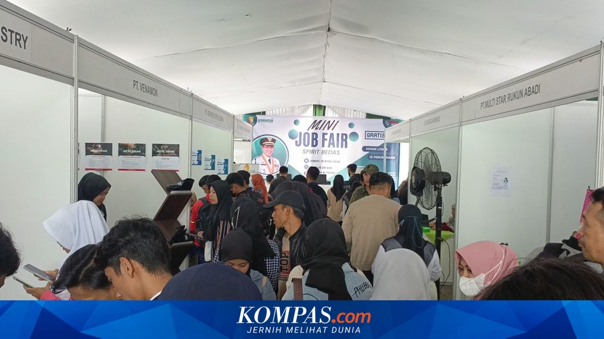 Unemployed SMK Graduates Question Government's 19 Million Job Pledge