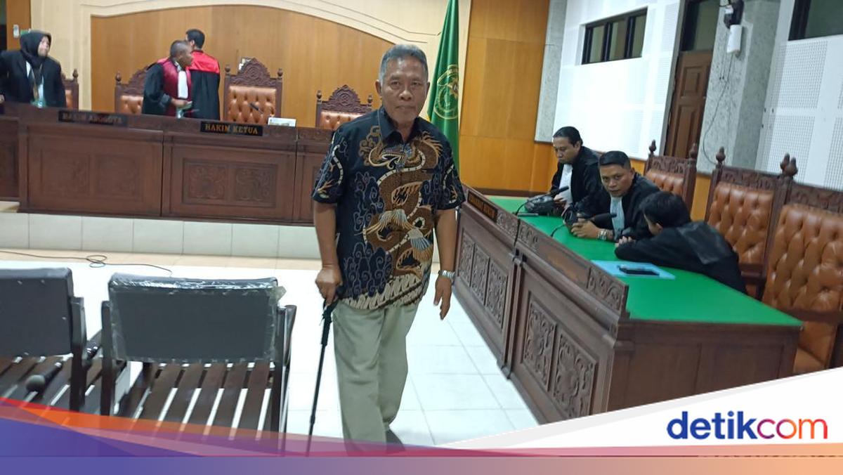 Ex-Lombok Barat Regent's Sentence Reduced to 5 Years in Rp39 Billion Corruption Case