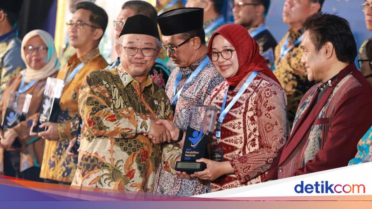 Banyuwangi Regency Receives Two Education Awards from Ministry of Education, Culture, Research, and Technology