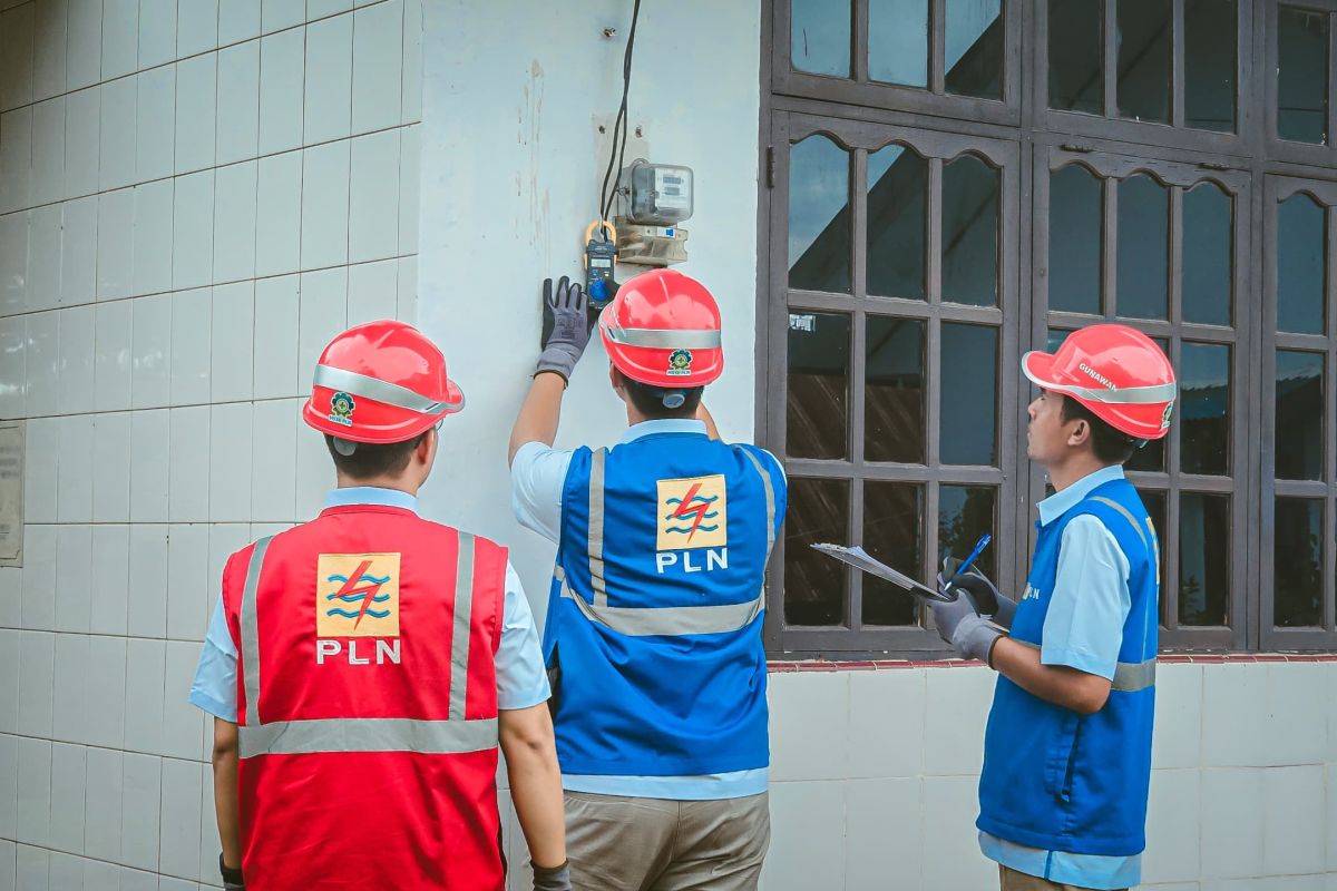 PLN UID Sulselrabar deploys 73 electricity emergency posts ahead of Eid al-Adha