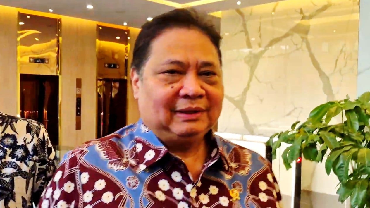 WFH Extended for Two Months, Airlangga Says Could Cut Fuel Consumption by Up to 9%