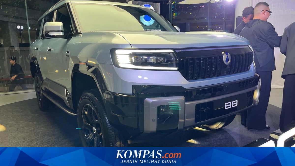 Denza B8 Displayed at Dealerships – Pre-Orders Not Yet Open?