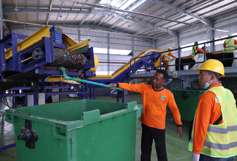 TPST Kertamukti Cibitung Aims to Process 50 Tonnes of Waste Daily