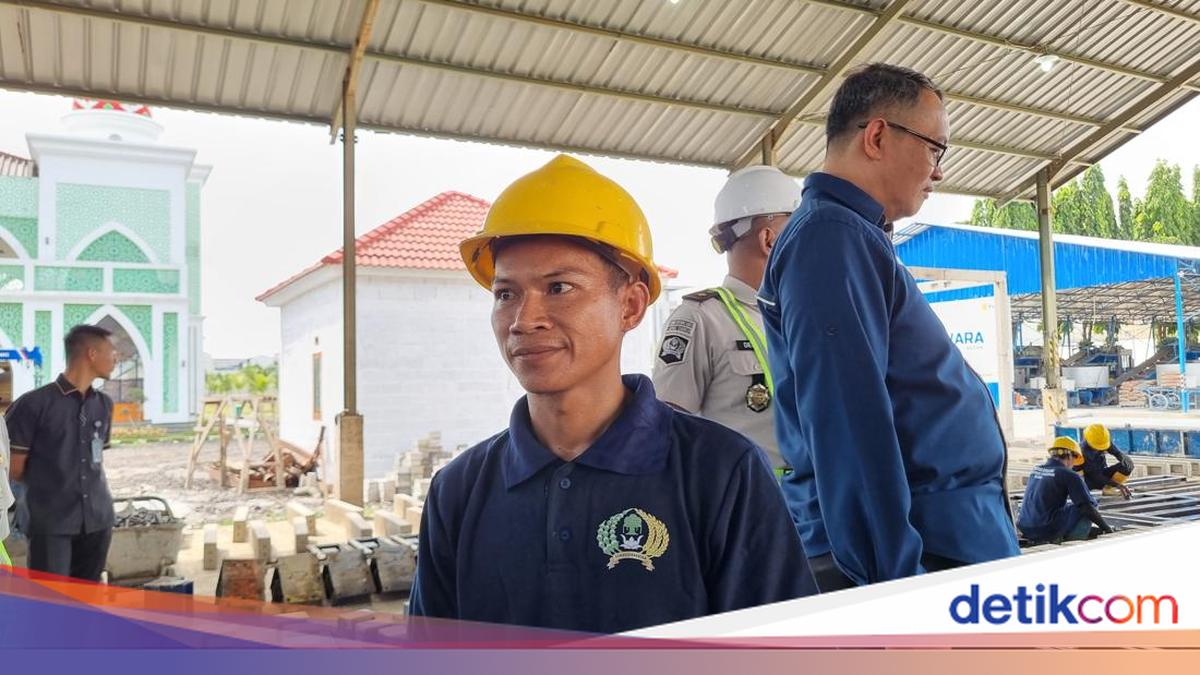 Tangerang Prisoners Find Joy in Earning Monthly Income Through Paving Block Production
