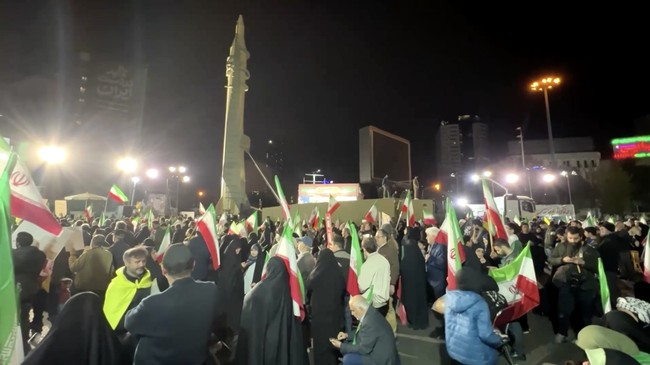 Iran's Internet Paralysed as President Steps In to Restore Access