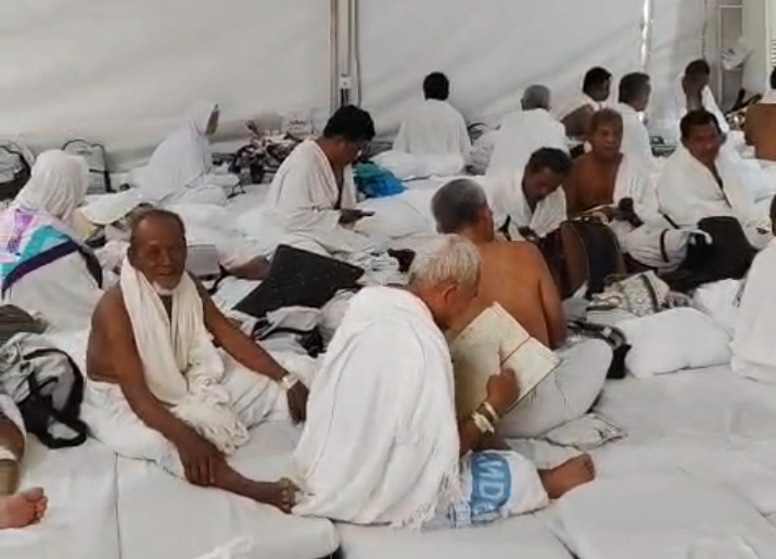 45°C Heat Does Not Diminish Brebes Hajj Pilgrims' Devotion During Arafat Wuquf