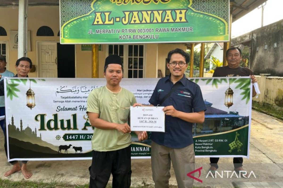 ANTARA Distributes Sacrificial Animals to Masjid Al Jannah in Bengkulu