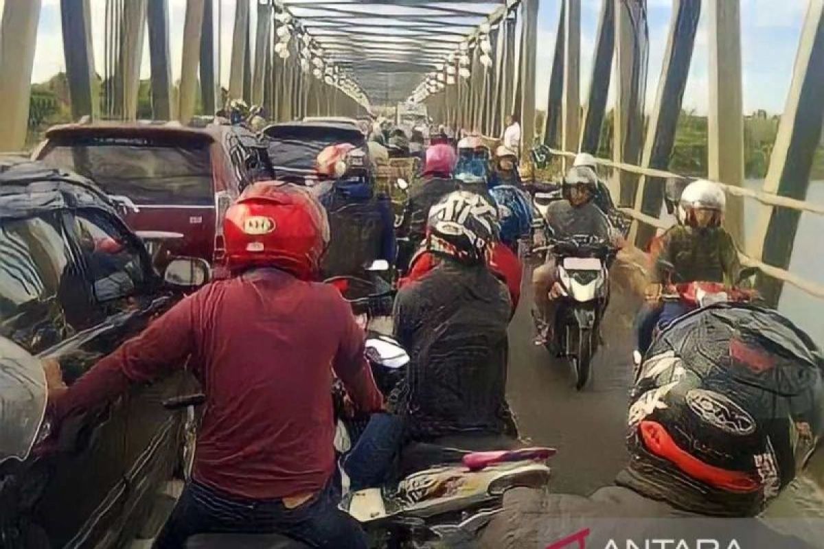 Hope Grows at Barombong Bridge