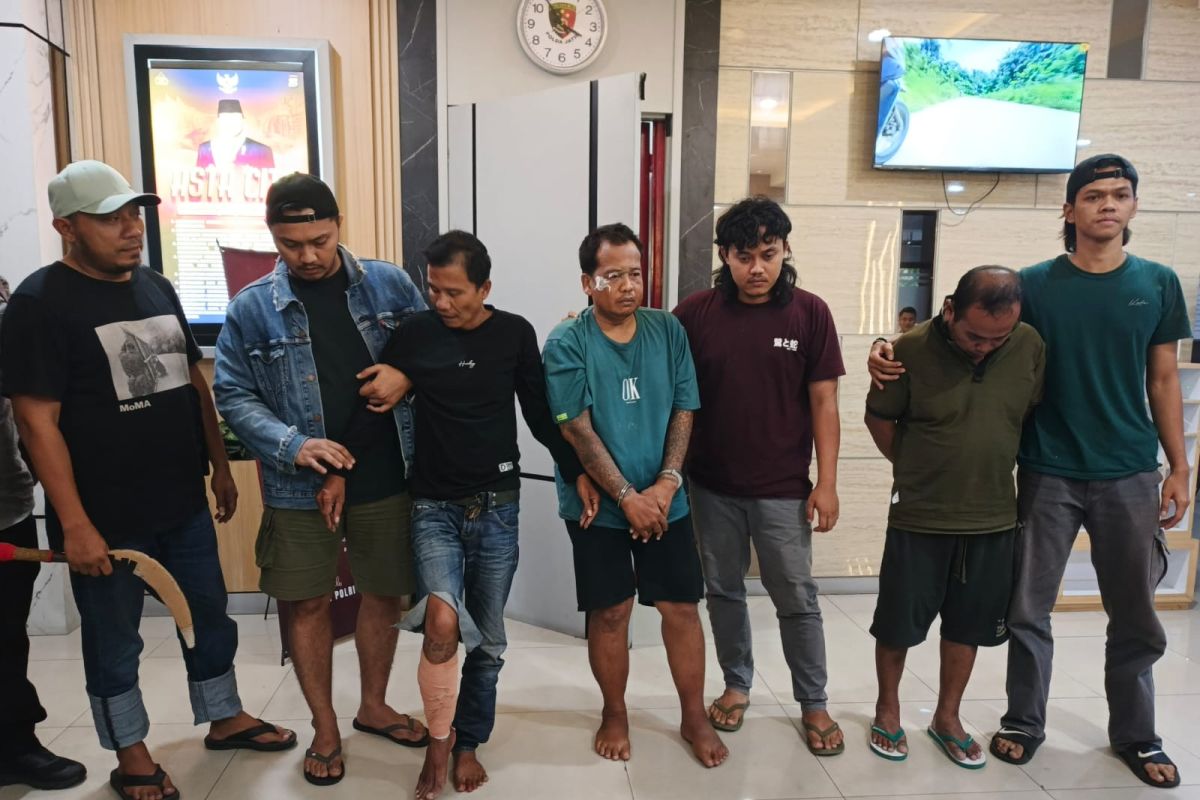 Motorcycle snatchers alarm residents as East Java Police arrest two repeat offenders in Pasuruan