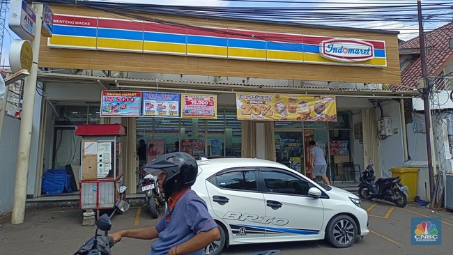 Indomaret Workers Meet Ministry of Manpower Over Overtime Complaints