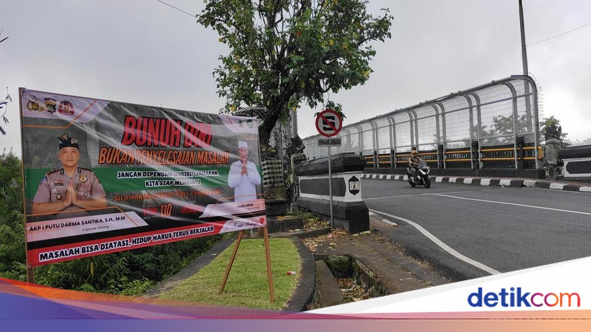 Suicide Prevention Banners Installed at Tukad Bangkung Bridge in Badung