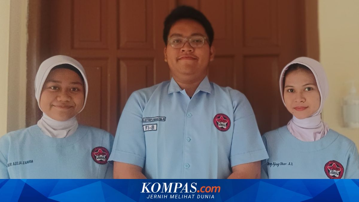 On the Brink of Dropping Out, Ajeng Pursues Nursing Dream Thanks to Free School Programme