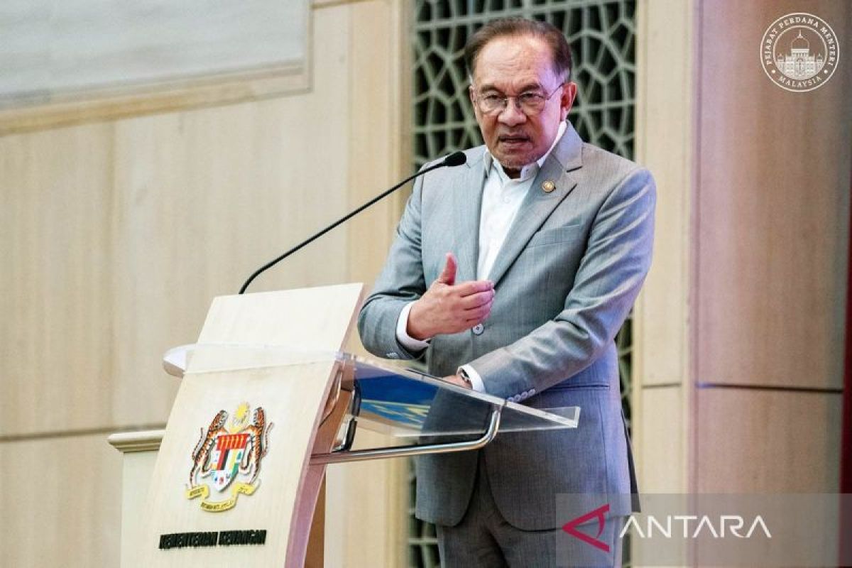Malaysian PM and Iranian President Hold Phone Talks on Peace