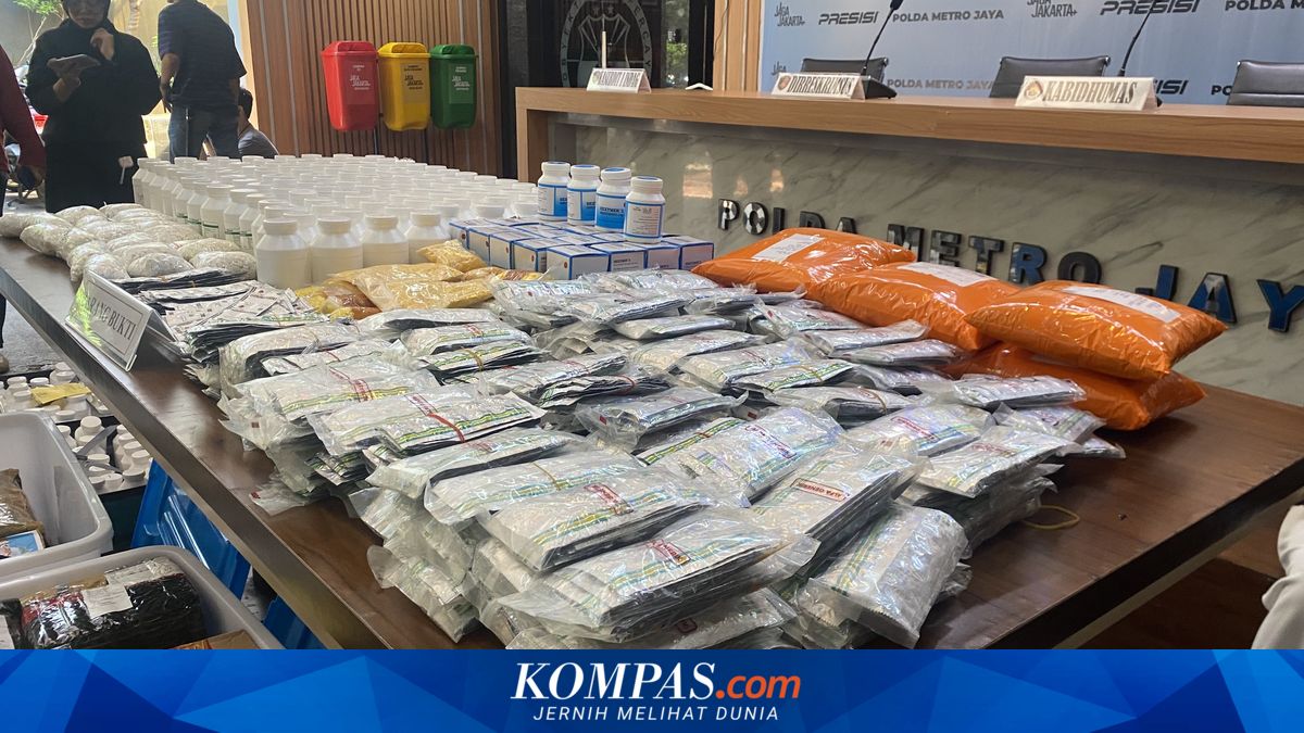 Two Tramadol Dealers Posing as Cosmetic Shops Arrested in Bekasi