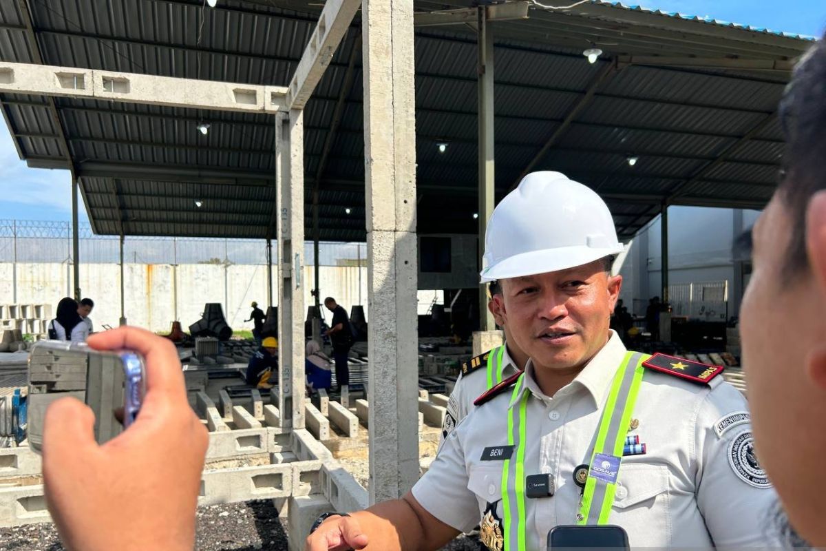 Tangerang Prison produces cost-effective construction materials from coal waste