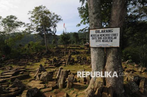 Competing Solutions at Gunung Padang Cultural Village