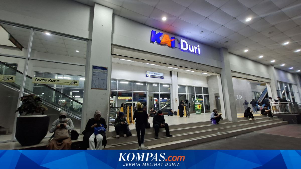 Duri Station Overcrowded During KRL Disruption, Passengers Call for Revitalisation