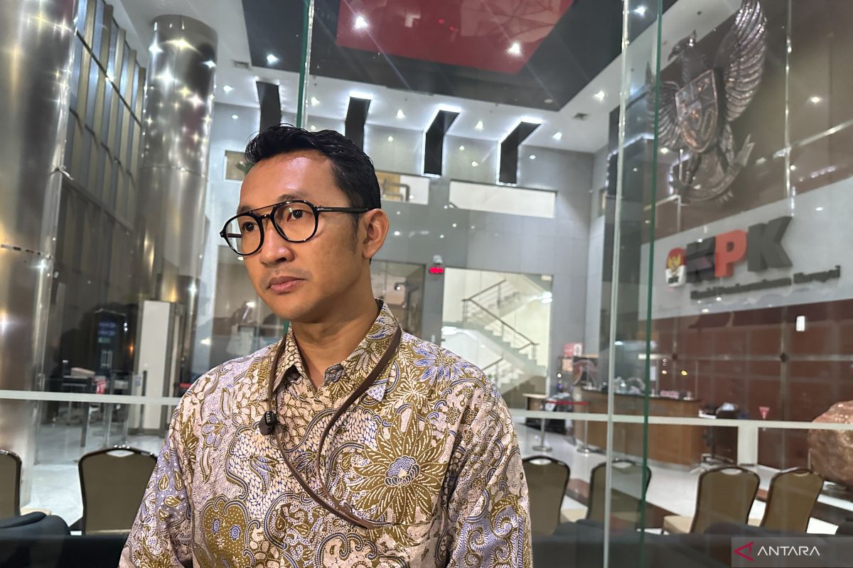 KPK probes role of DPR member Anwar Sadad in East Java grant fund case