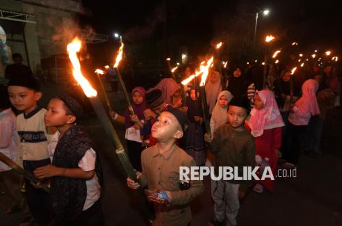 Takbir Processions and Torch Parades Enliven Eid al-Adha Eve Across Regions