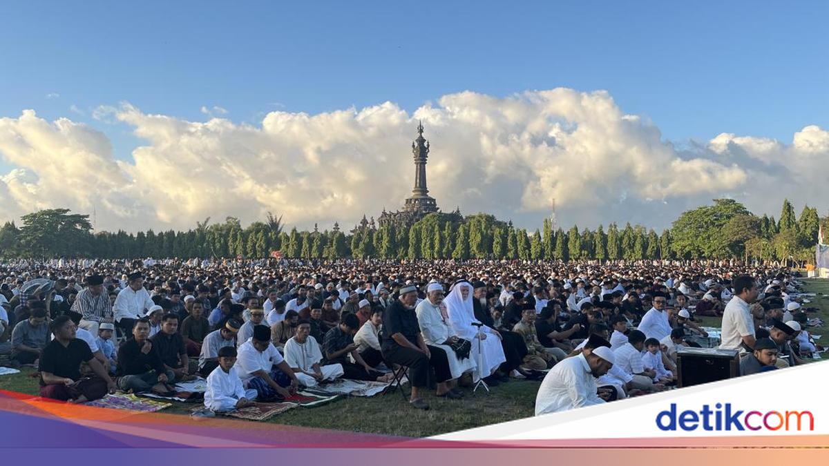 Devout Eid al-Adha prayers held at Niti Mandala Field, Renon, Denpasar for 1447 AH
