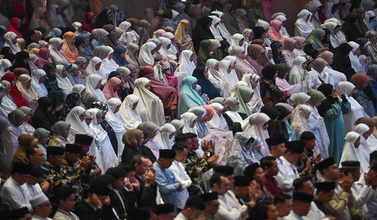 Gibran attends Eid al-Adha prayer at Jakarta's Istiqlal Mosque