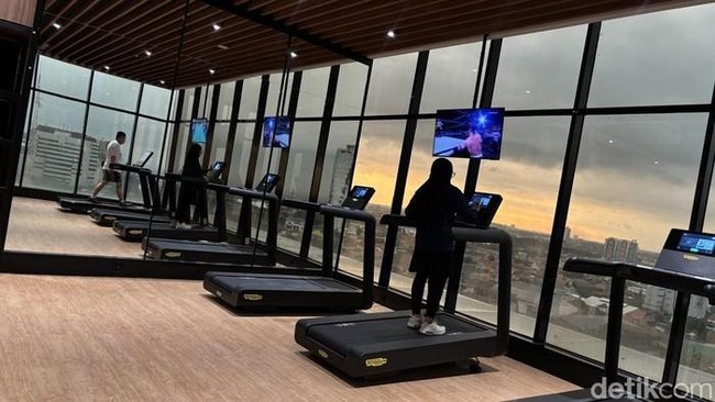 Work Out with Panoramic Sunrise Views at The Trans Luxury Hotel Surabaya