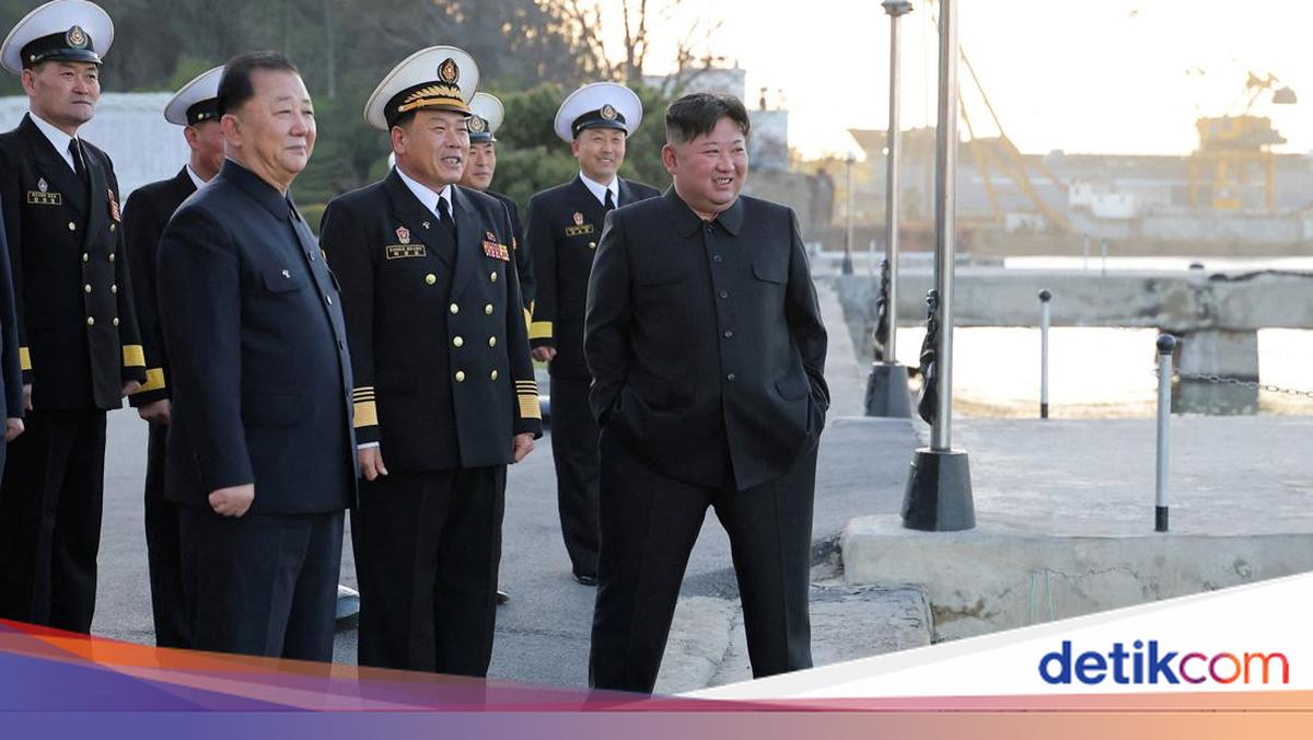 Kim Jong Un Leads North Korea Missile Test, Says Opponents 'Cannot Survive'