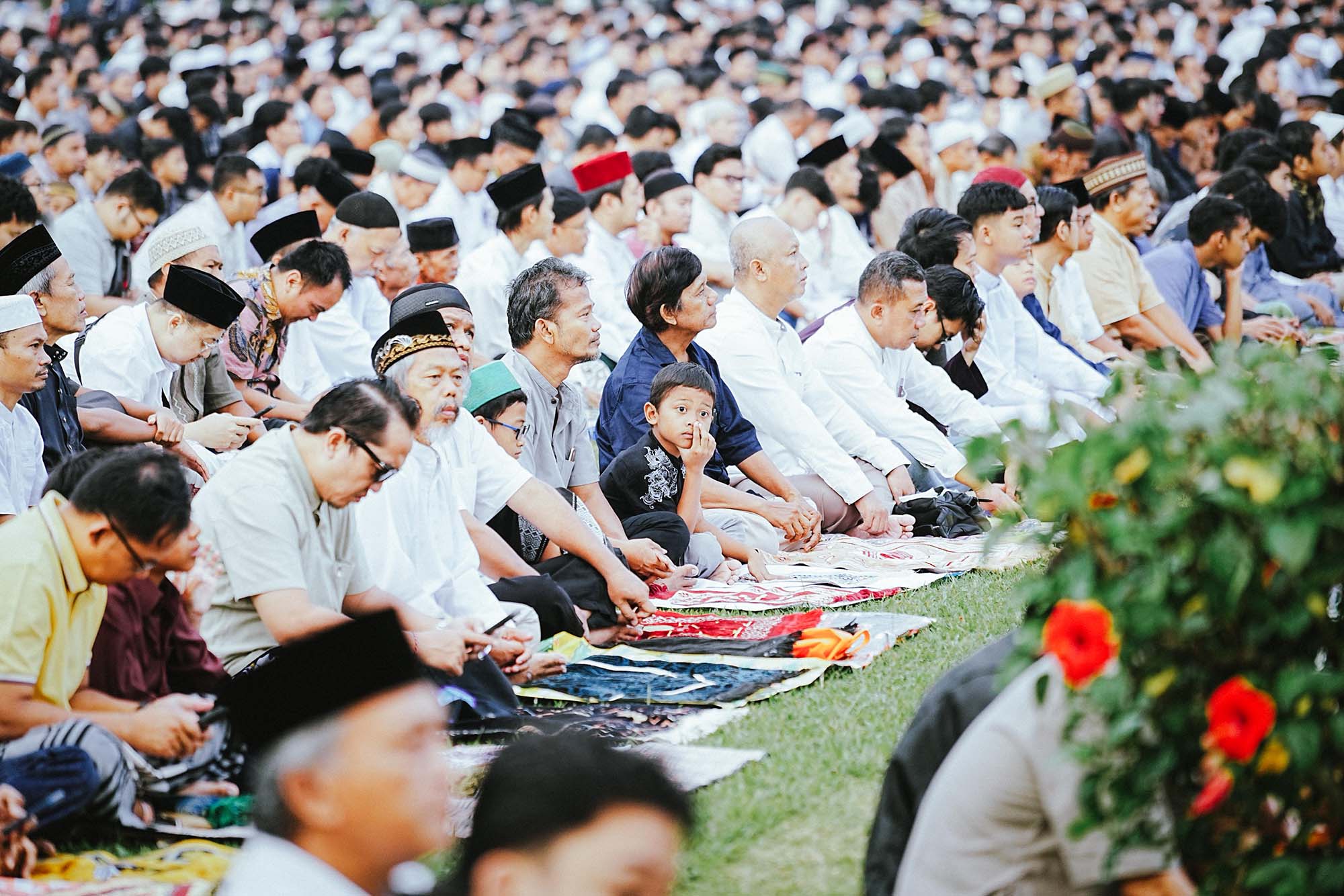 Banyumas Receives Two Presidential Cows as Thousands Attend Eid al-Adha Prayer