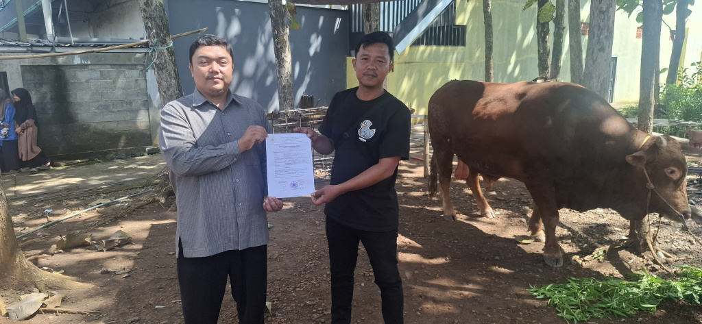 President Prabowo Donates Sacrificial Cattle to Wonogiri Community