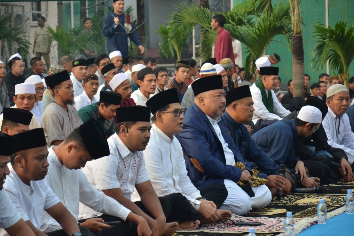 Eid al-Adha Celebrated with Solemnity at Salemba Prison, Involving Inmates
