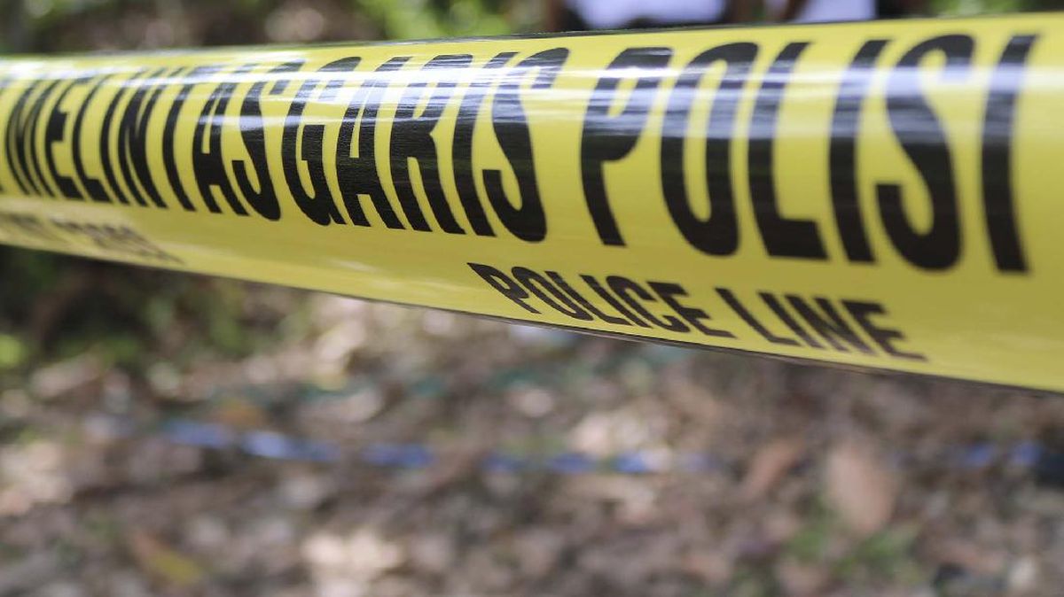Primary schoolgirl found dead in rubbish pile at abandoned house in Makassar
