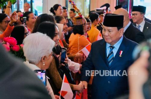 DPR Urges Against Politicising Presidential Paris Visit During Idul Adha