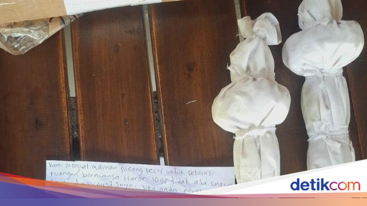Kulon Progo Residents Stunned by Mini Pocong Doll Package Delivery