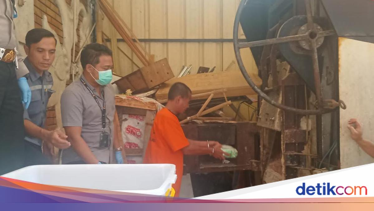 Bareskrim Destroys 19.4kg of Methamphetamine Disguised as Chinese Tea Packaging