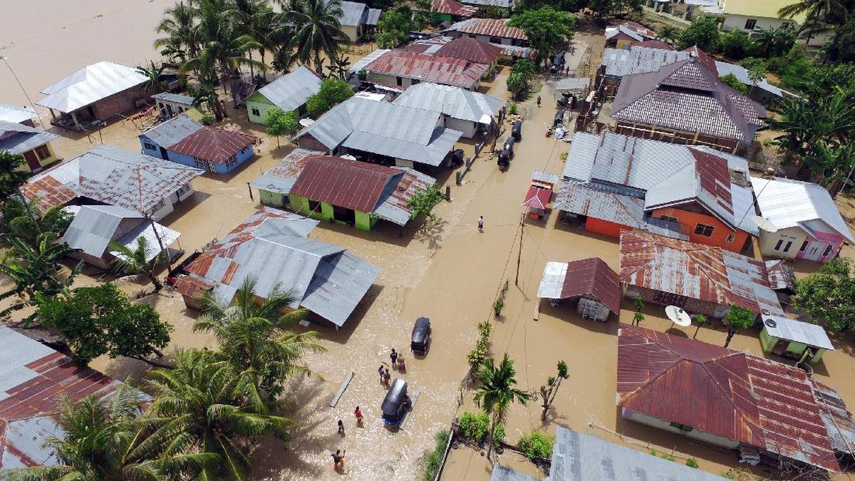 Flash Flood Strikes North Gorontalo, Hundreds of Homes Buried in Mud