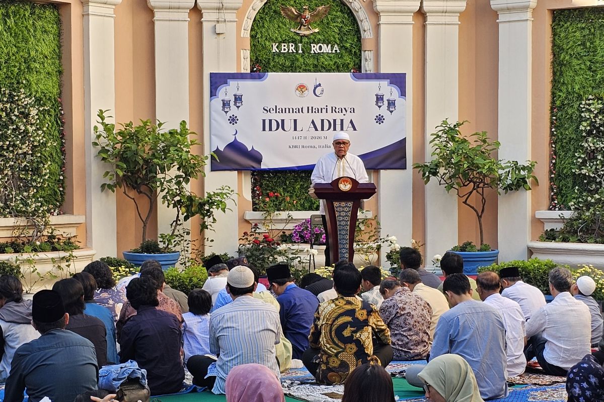 Indonesian Embassy in Rome Holds Eid al-Adha Prayer and Distributes Sacrificial Meat Packages