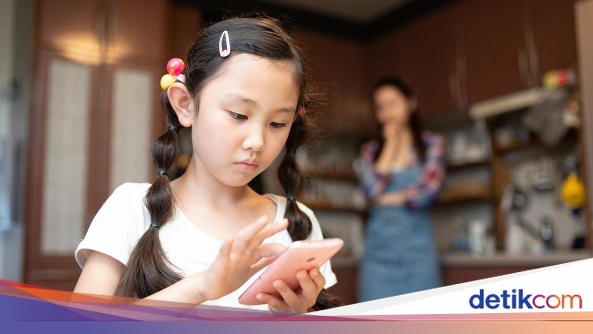 Warning: Half of Indonesian Children Exposed to Sexual Content on Social Media