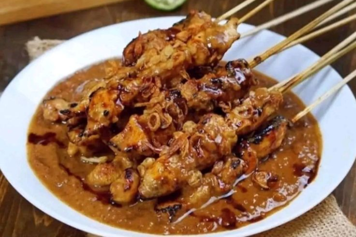 How to Make Delicious and Savory Peanut Sauce for Mutton Satay