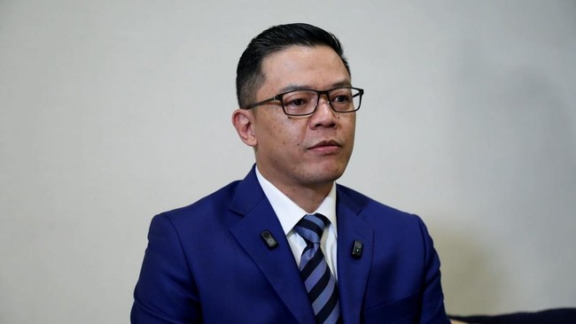 Sugiono Reveals Reason for Prabowo's Paris Visit: Macron Invited Twice