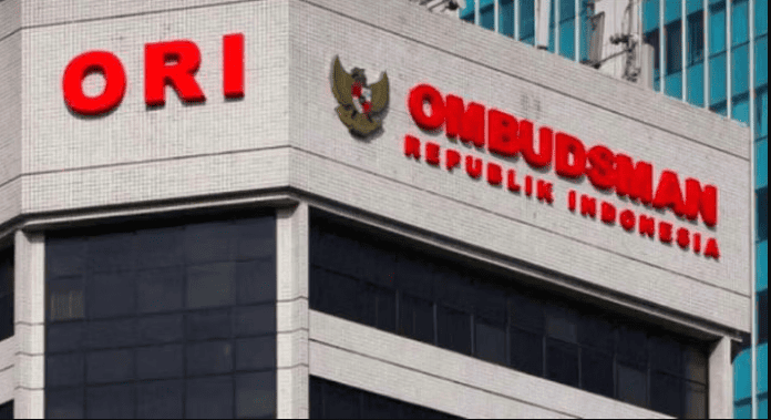 Santri Urged to Report Maladministration